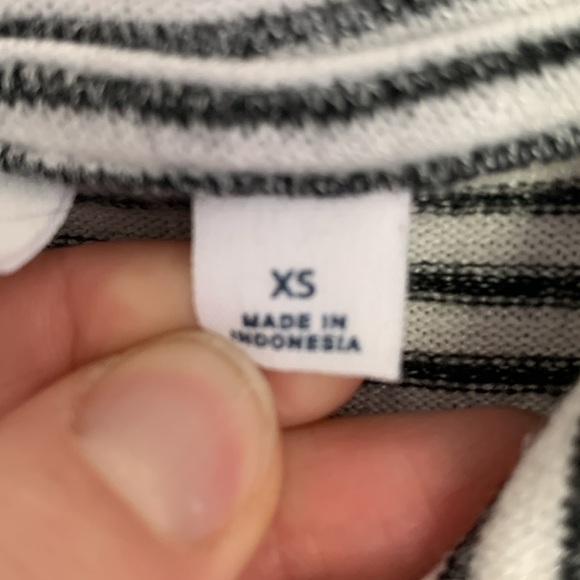 Gap Striped Black and White Hoodie size xs - Picture 3 of 7